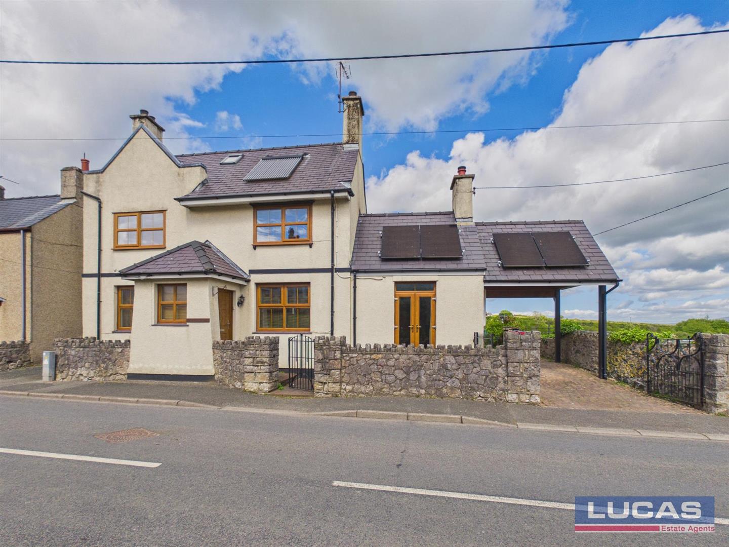 Chapel Street, Newborough
